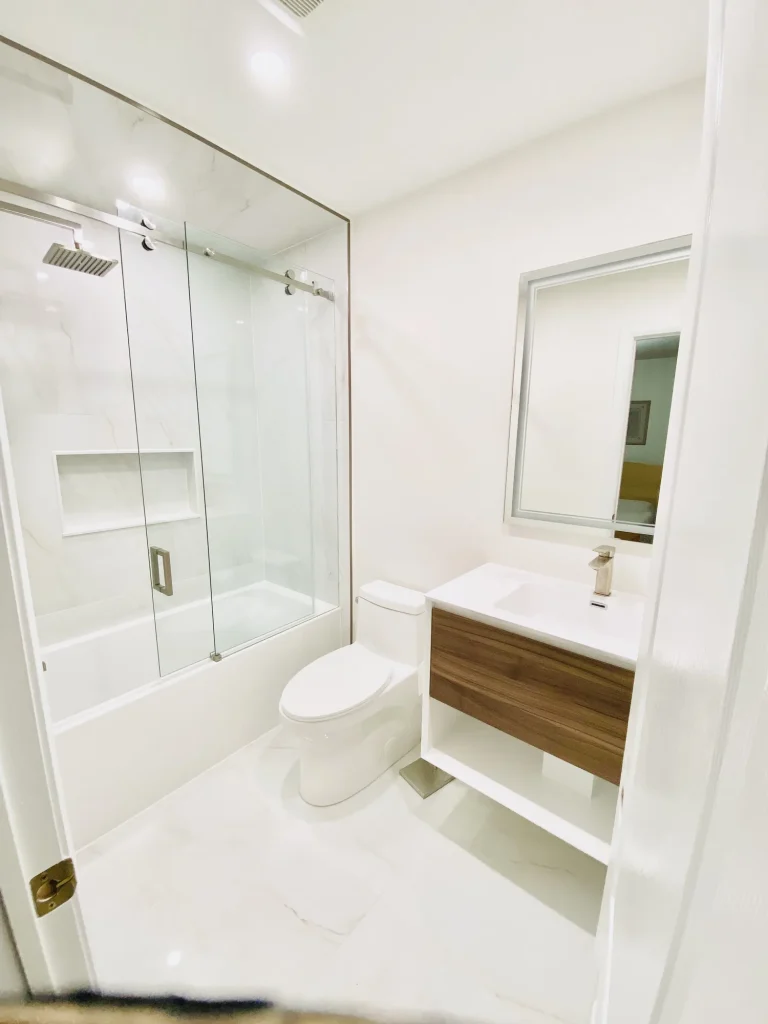 Semi Bathroom Shine